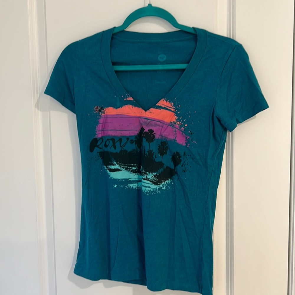 Small vneck Roxy tee shirt